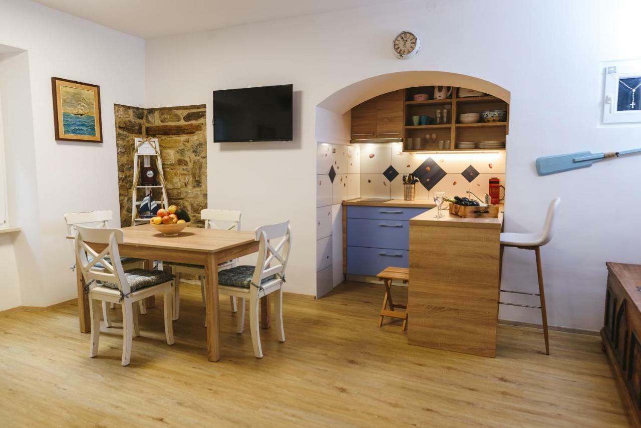 Apartment Martin ไพราน ภายนอก รูปภาพ